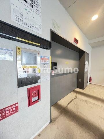 プラウドタワー住吉の駐車場