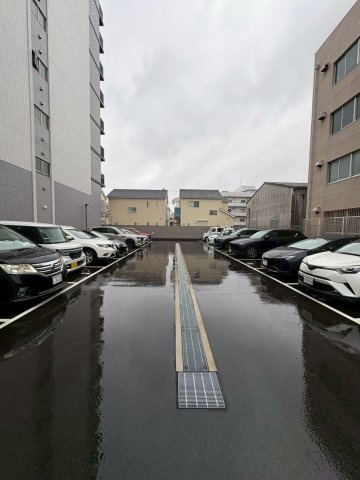 プレサンス神戸長田マリエントの駐車場|駐車場に車を止められます