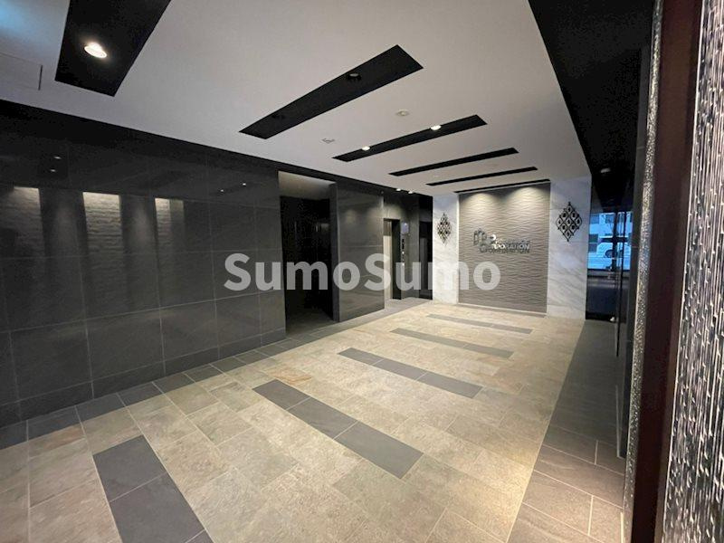 プレサンス堺筋本町駅前シェルのロビー