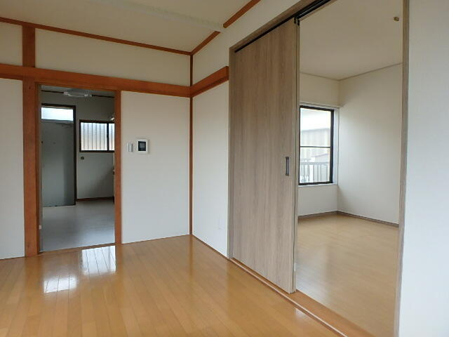 アパートメントのだめの居間・リビング|※他部屋参考写真