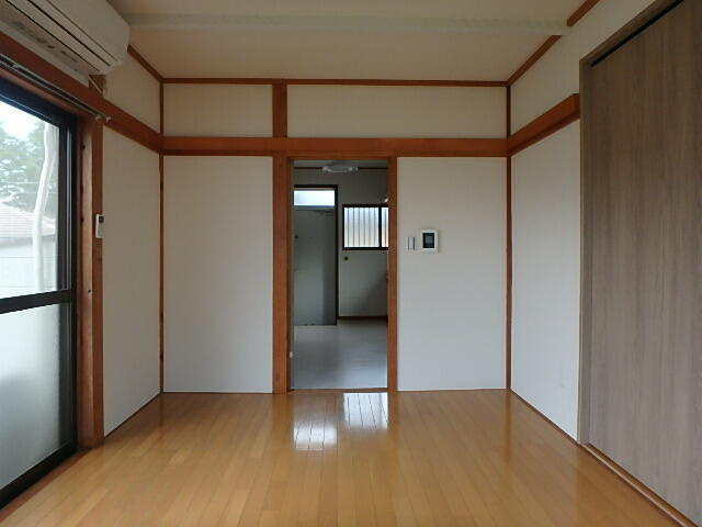 アパートメントのだめの居間・リビング|※他部屋参考写真