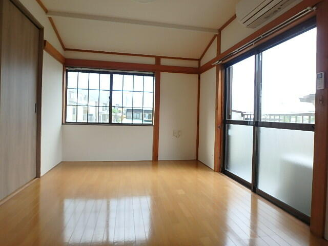 アパートメントのだめの居間・リビング|※他部屋参考写真