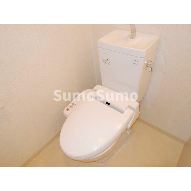 フィオレ立売堀のトイレ|コンパクトで使いやすいトイレです