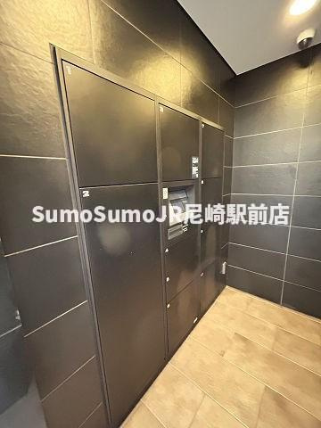 プレサンス塚本駅前のその他共用部分|便利な宅配ボックス完備♪