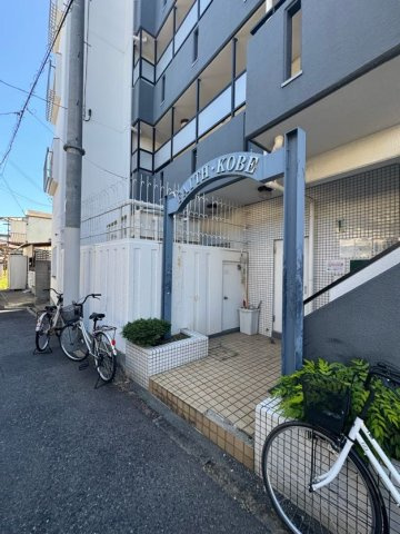 フェイス神戸のエントランス
