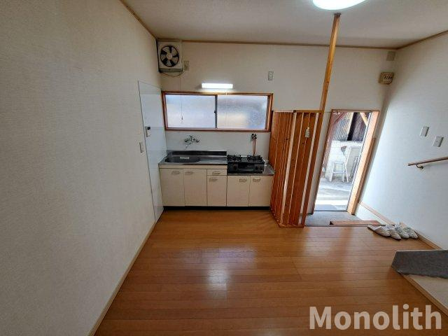 和泉市黒鳥町３丁目のアパートの居間・リビング