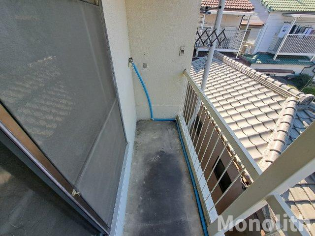 和泉市黒鳥町３丁目のアパートのバルコニー