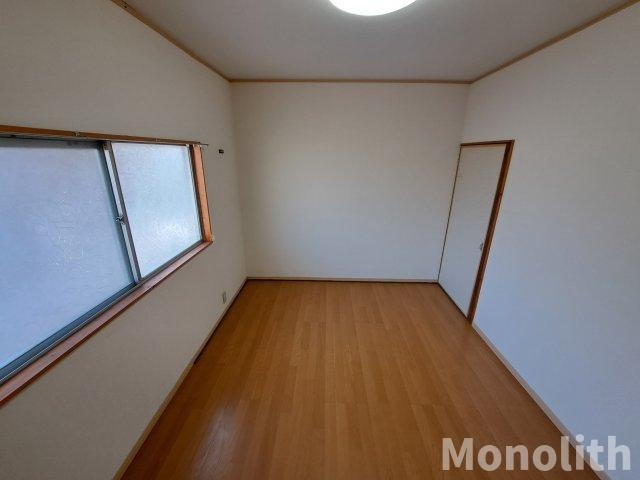 和泉市黒鳥町３丁目のアパートの居間・リビング