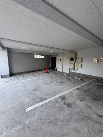 ヒルバレー妙法寺駅前の駐車場