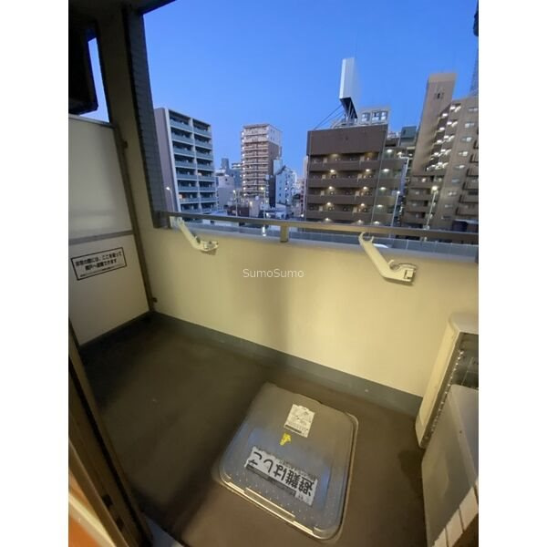 フェニックス日本橋高津のバルコニー|暖かな日差しのふりそそぐバルコニー