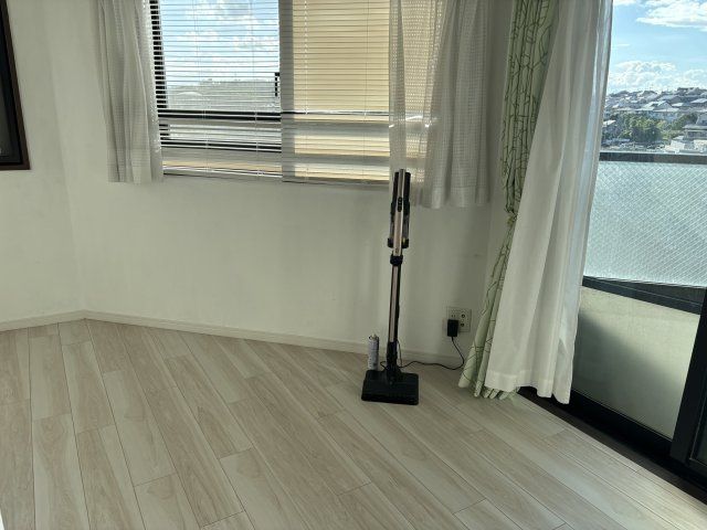 明るいお部屋でフローリングを張替ました