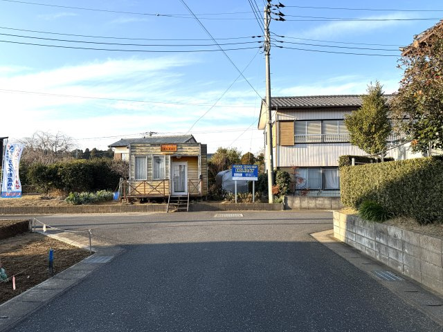 【MEGAドンキ徒歩３分】山武市成東限定１棟の前面道路含む現地写真
