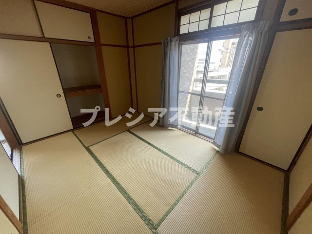 奥野ビルの居間・リビング