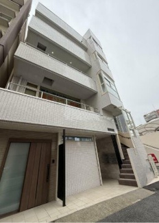 【外観】 | 鉄筋コンクリート造のがっちりとした建物。
