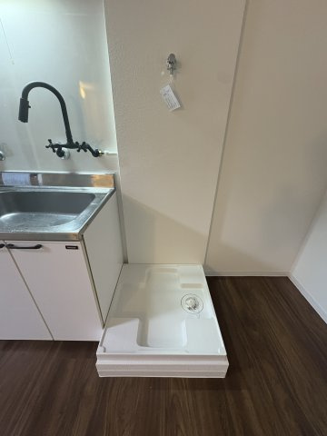 フリックコート荒田の洗面所|明るい洗面所です