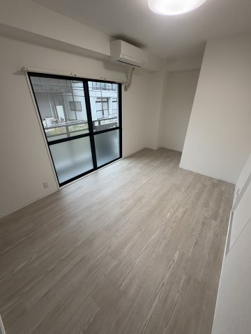 フリックコート荒田の寝室|開放的な寝室です