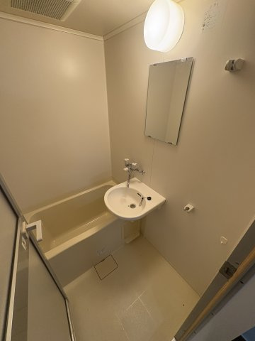 フリックコート荒田の浴室|落ち着いた空間のお風呂です