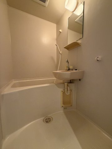 ファーストマンションの浴室