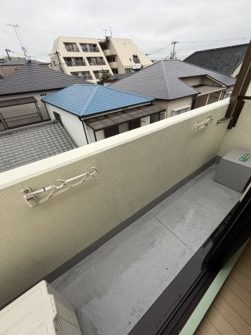 ファーストマンションのバルコニー