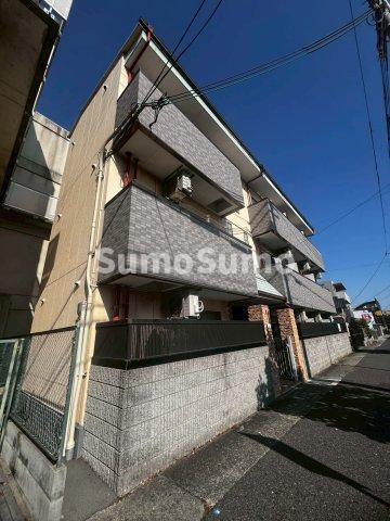 プラーフ岡本の外観