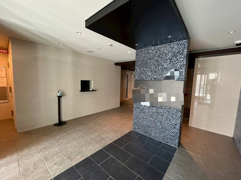 プレサンス難波フィールドのロビー