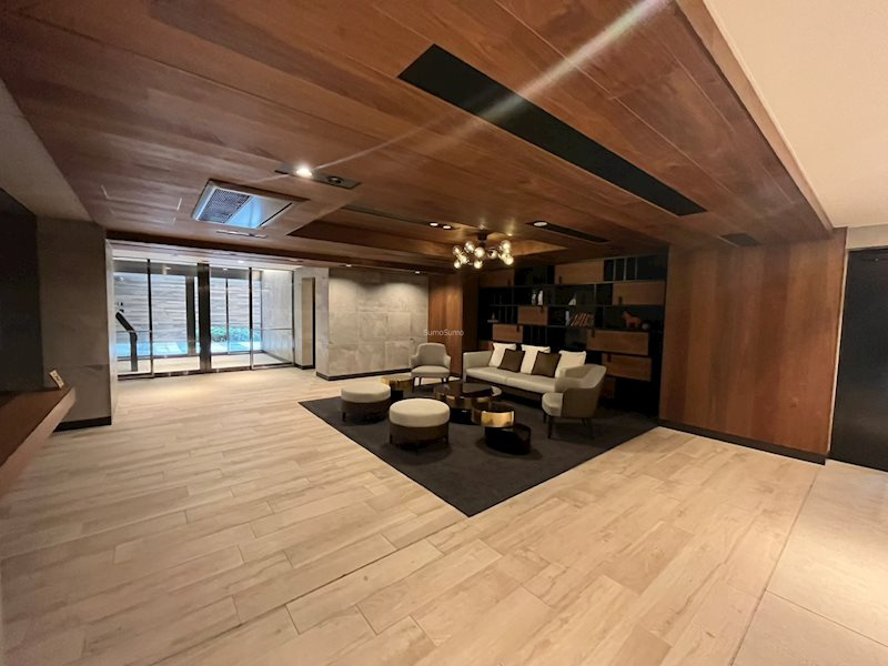 ブランズ大阪本町のロビー