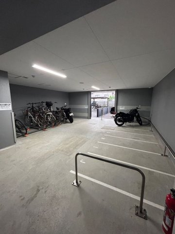 プレサンス神戸水木通ルミエスの駐車場