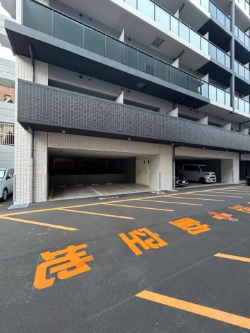 プレサンス神戸水木通ルミエスの駐車場