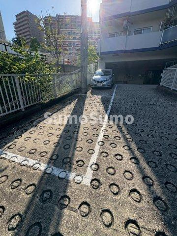 ヒルバレー妙法寺駅前の駐車場