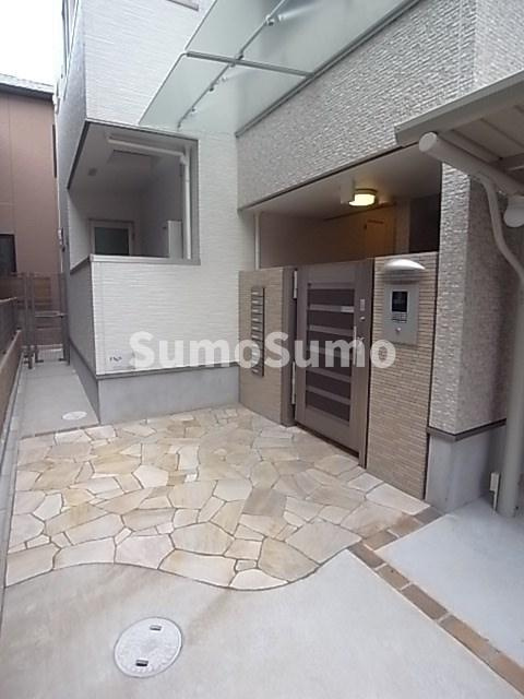 フジパレス神田北通のエントランス