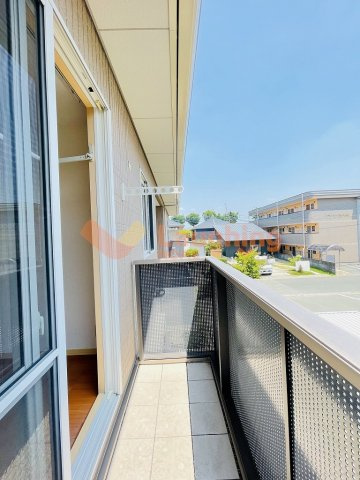 ソフィア小森野B棟のバルコニー|お洗濯にも便利なバルコニー付き