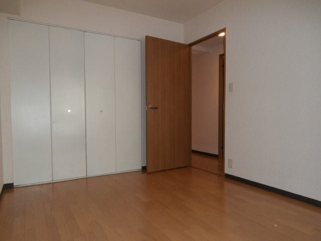 フォリア岡本の寝室