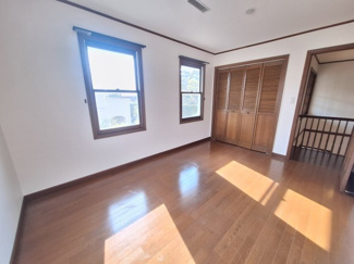 【洋室】 | 夙川　殿山町　貸戸建 | お部屋内にクローゼットもございます