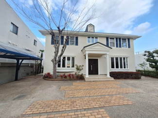 【外観】 | 夙川　殿山町　貸戸建 | 大変趣のあるクラッシックな外観です