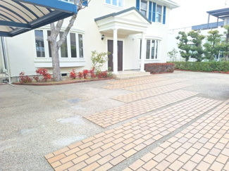 【庭】 | 夙川　殿山町　貸戸建 | アプローチ