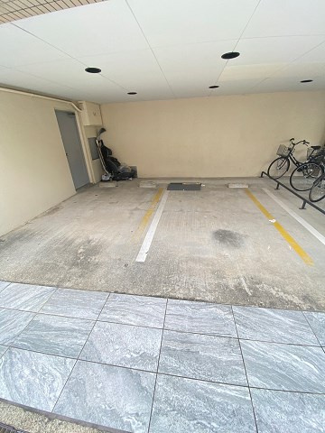 ポコアポコさくら夙川メゾンの駐車場
