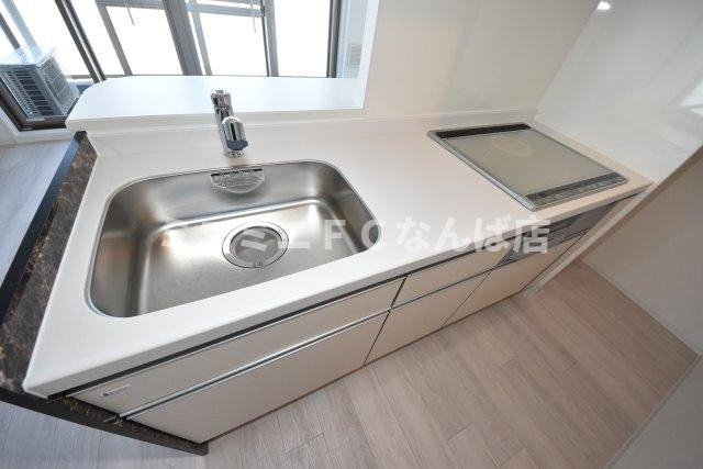セレニテフラン難波のキッチン