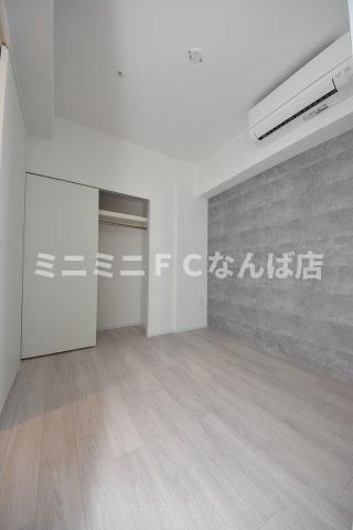 セレニテフラン難波の寝室