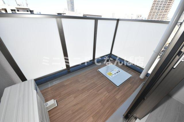 セレニテフラン難波のバルコニー