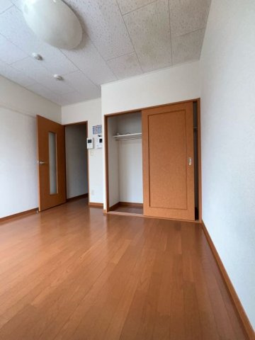 レオパレスＮｏｒｔｈ六甲の居間・リビング