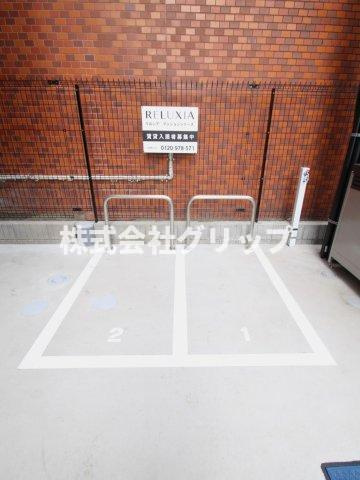 RELUXIA横濱吉野町Ⅲの駐車場