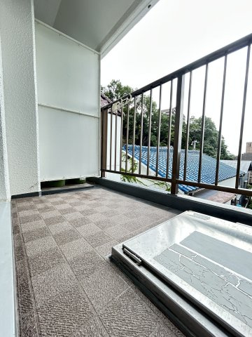 ユニーブル六甲南棟のバルコニー