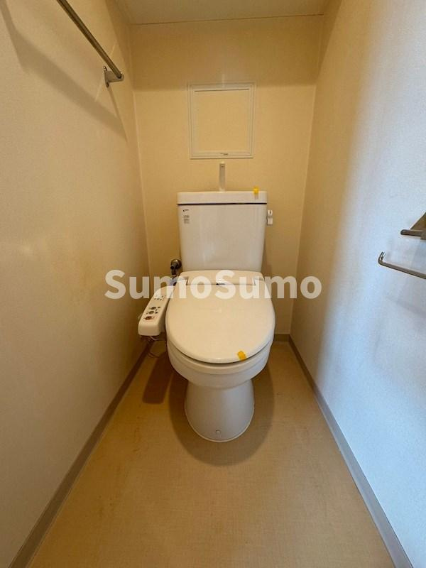 ラ・ヴィータ日本橋のトイレ|落ち着いた色調のトイレです