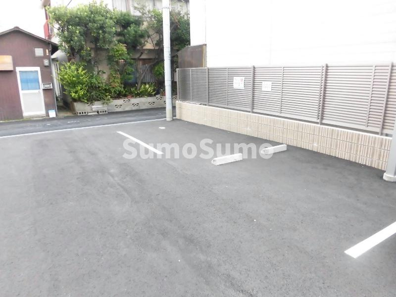 リアライズ神戸長田の駐車場