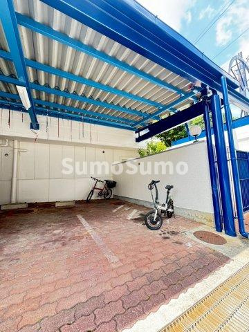 神戸市中央区山本通３丁目の賃貸マンションの駐車場