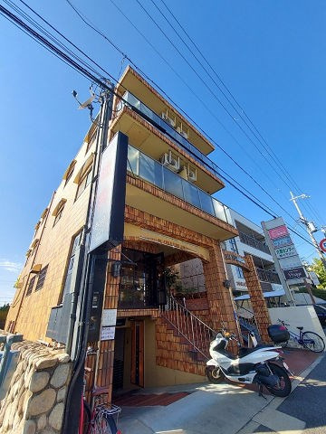 リーフ塚口の外観