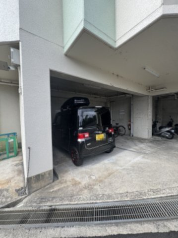ミナトひまわりマンションの駐車場