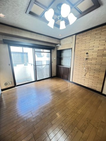 ベルエアー弓ノ木Ⅰ の居間・リビング