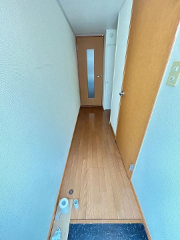 レオパレスみやびの玄関