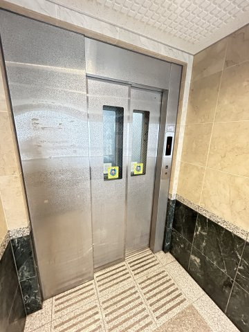 ランドマークシティ神戸西元町のエントランス